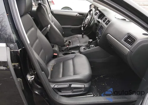 2017 Volkswagen Jetta 1.4T Se из США, поврежденный, VIN 3VWDB7AJ0HM389109